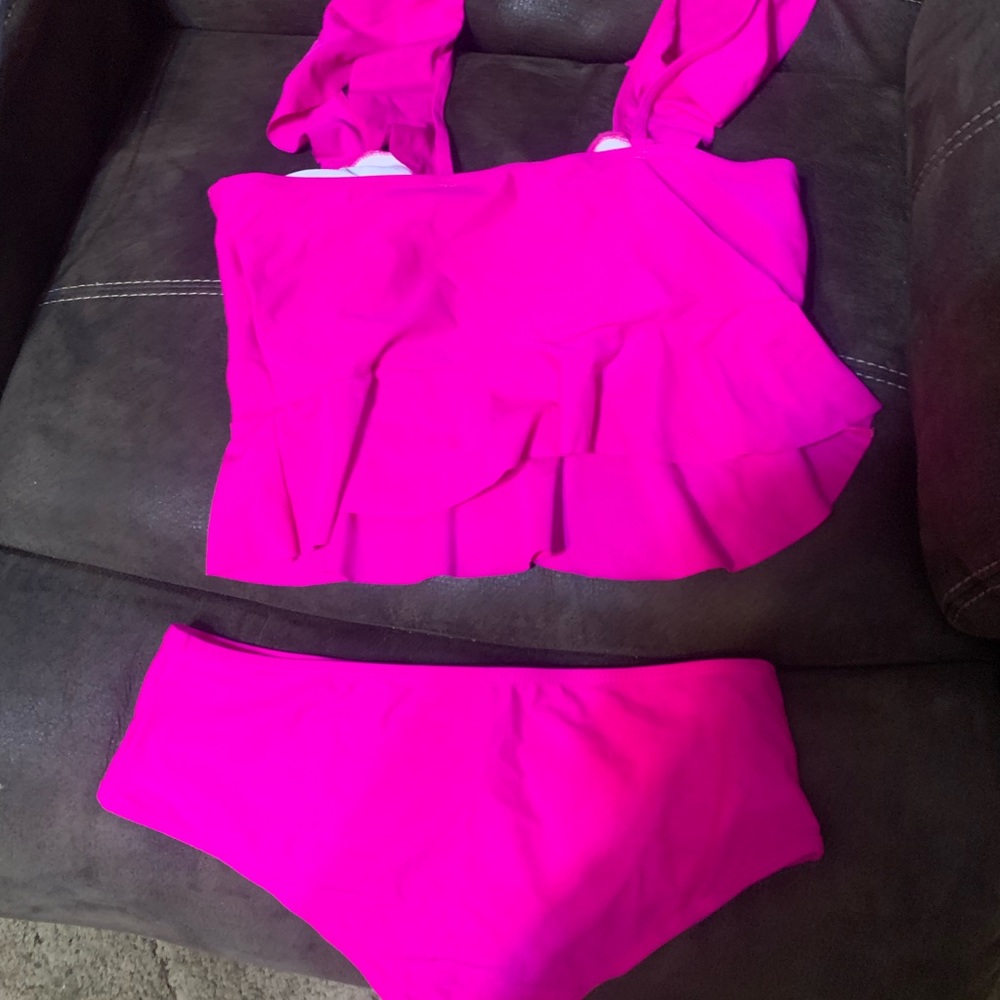 Bikini - Picture 2 of 2